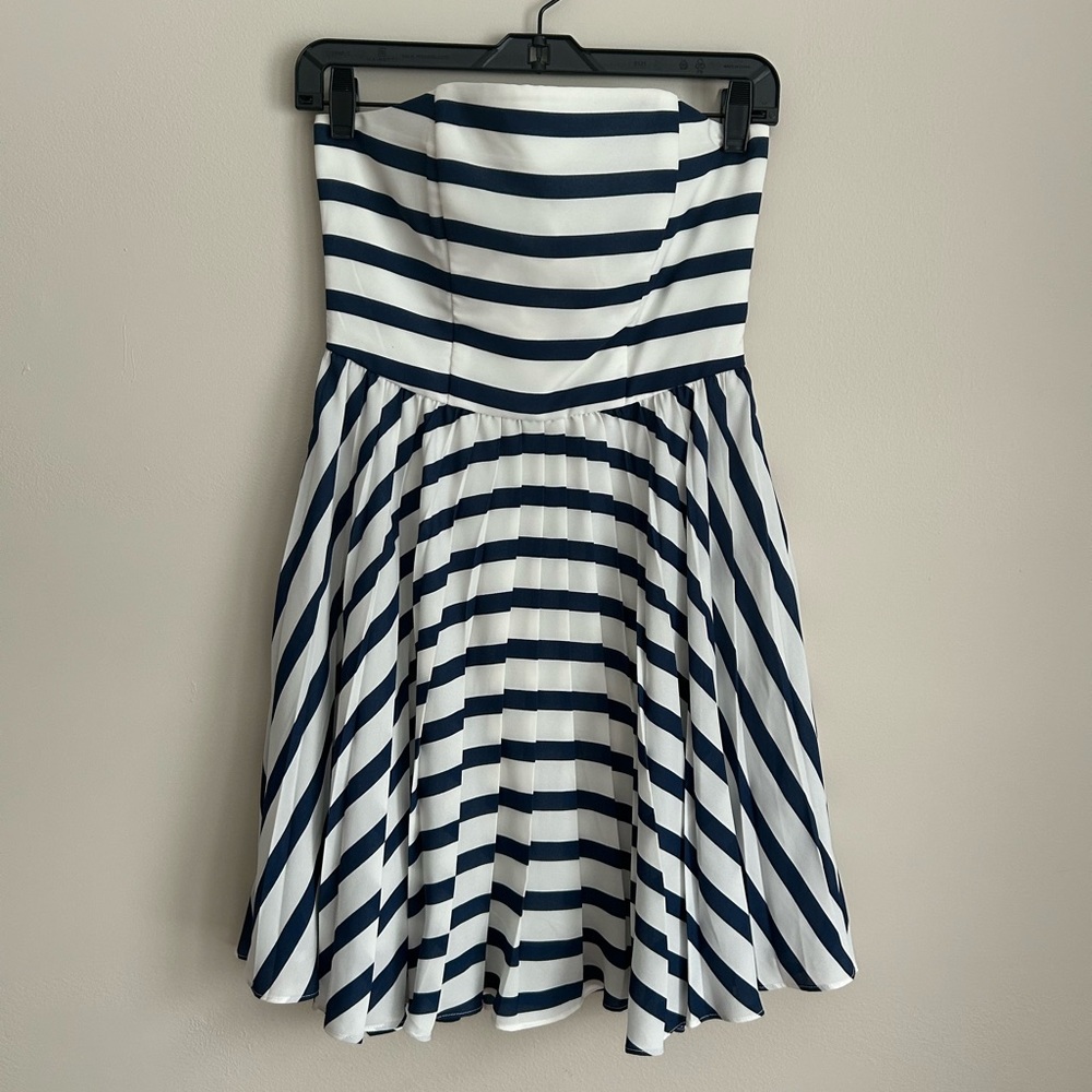 BB Dakota Strapless Navy White Striped Fit & Flare Dress Size 4 - Picture 3 of 8